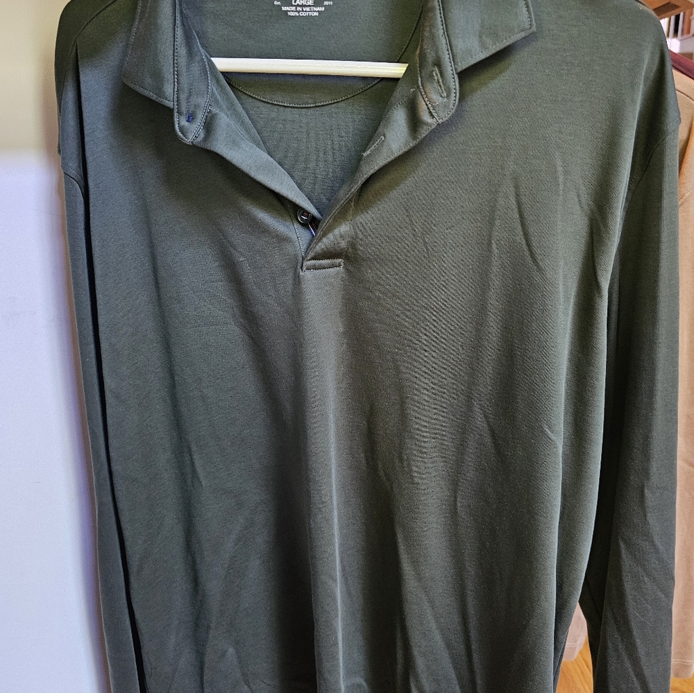 Untuckit Men's Pullover - Picture 3 of 7